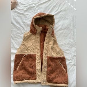 Fp inspired Sherpa lined vest, removable hood, size s